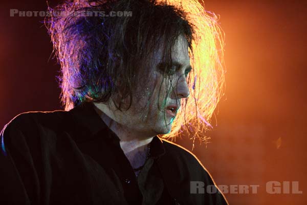 THE CURE - 2005-08-13 - SAINT MALO - Fort de St Pere - Robert James Smith